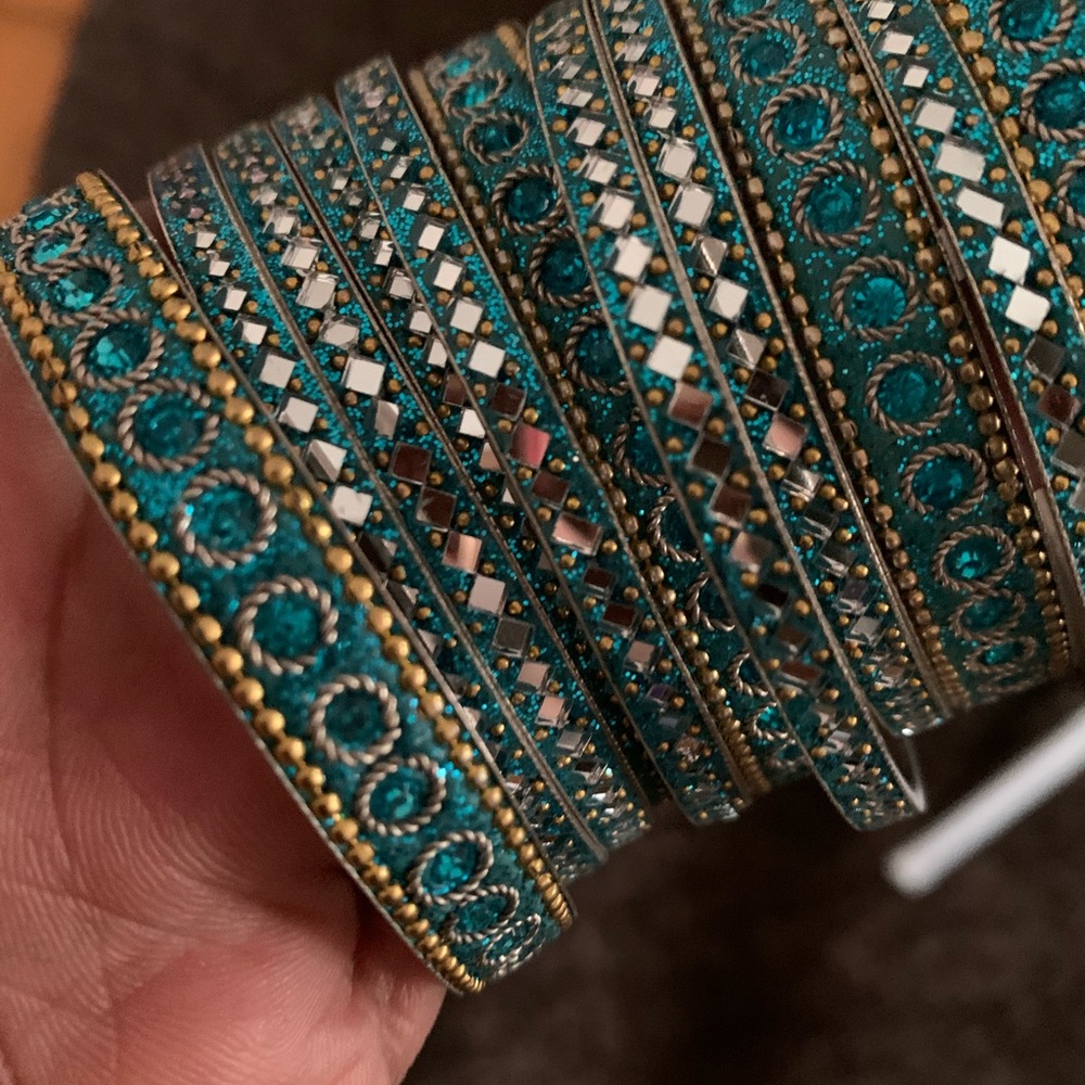Bracelets - Picture 8 of 8